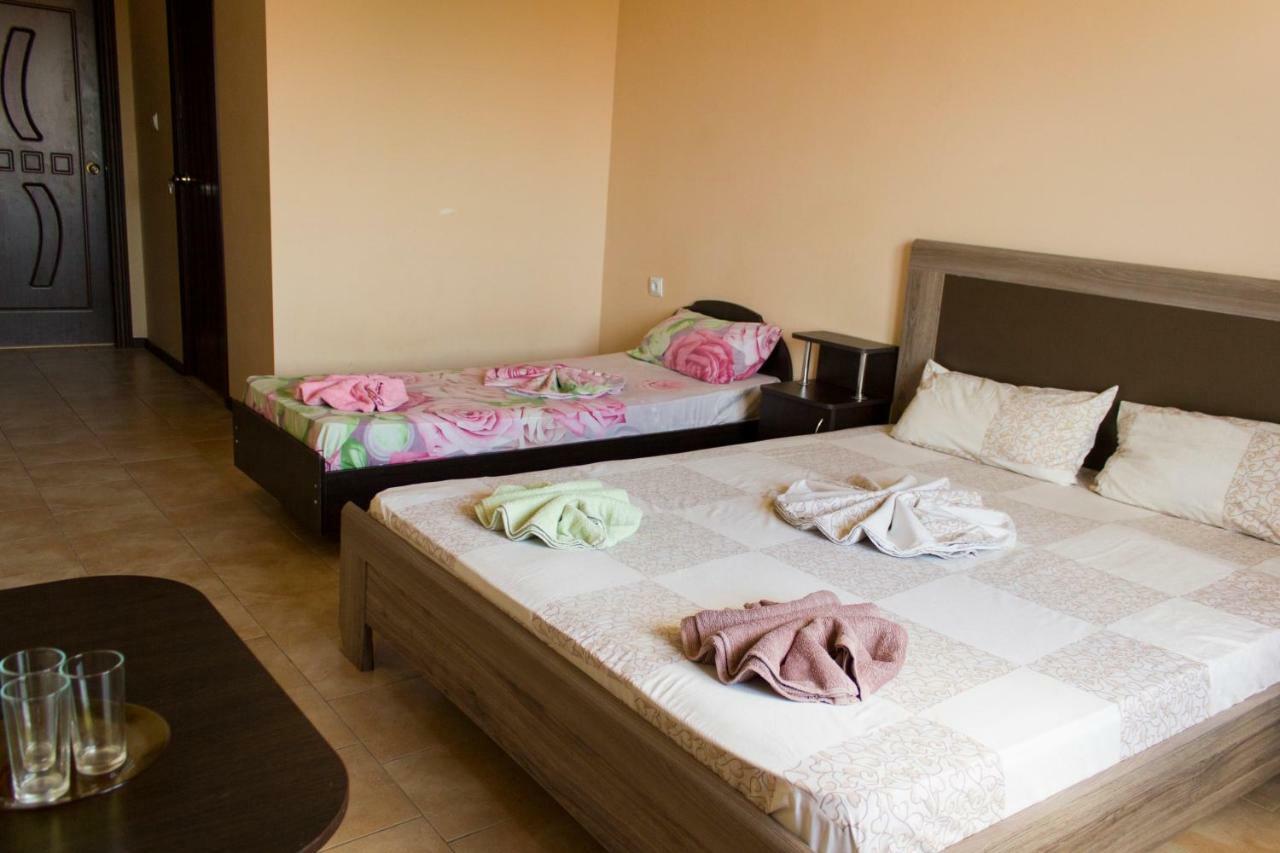 Sun Joy Hotel Sanzhiyka Dış mekan fotoğraf